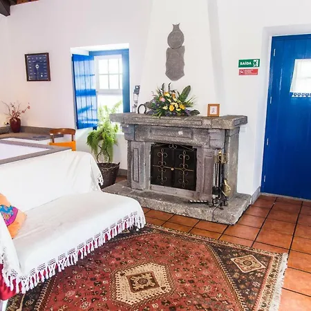 Guest house Solar Outeiro Alto *